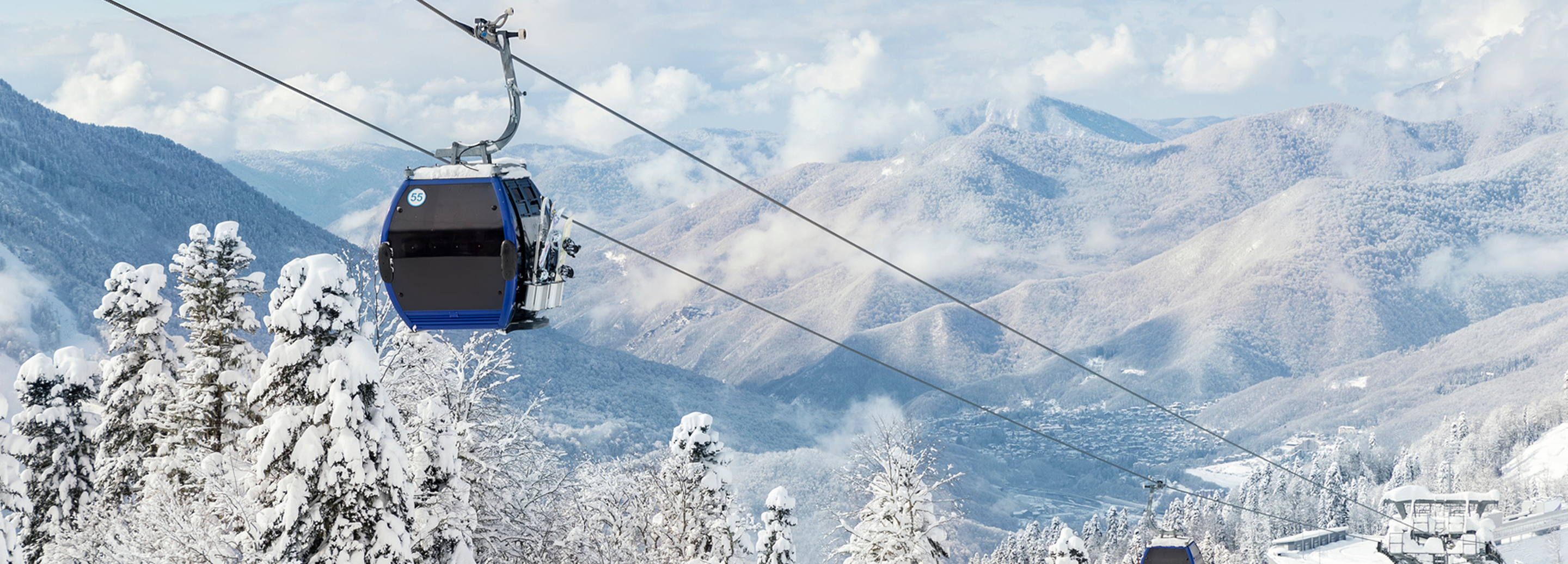 Gondola narciarska w górach